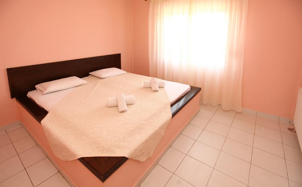 Amarilia Aparthotel Skala Rachoni  Exterior foto