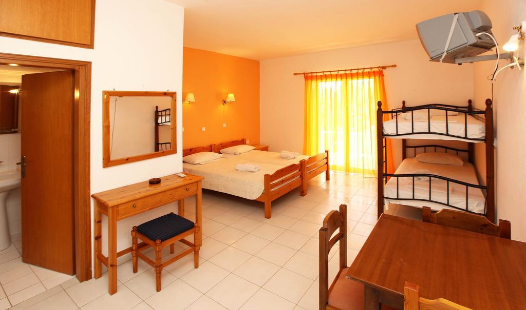 Amarilia Aparthotel Skala Rachoni  Exterior foto