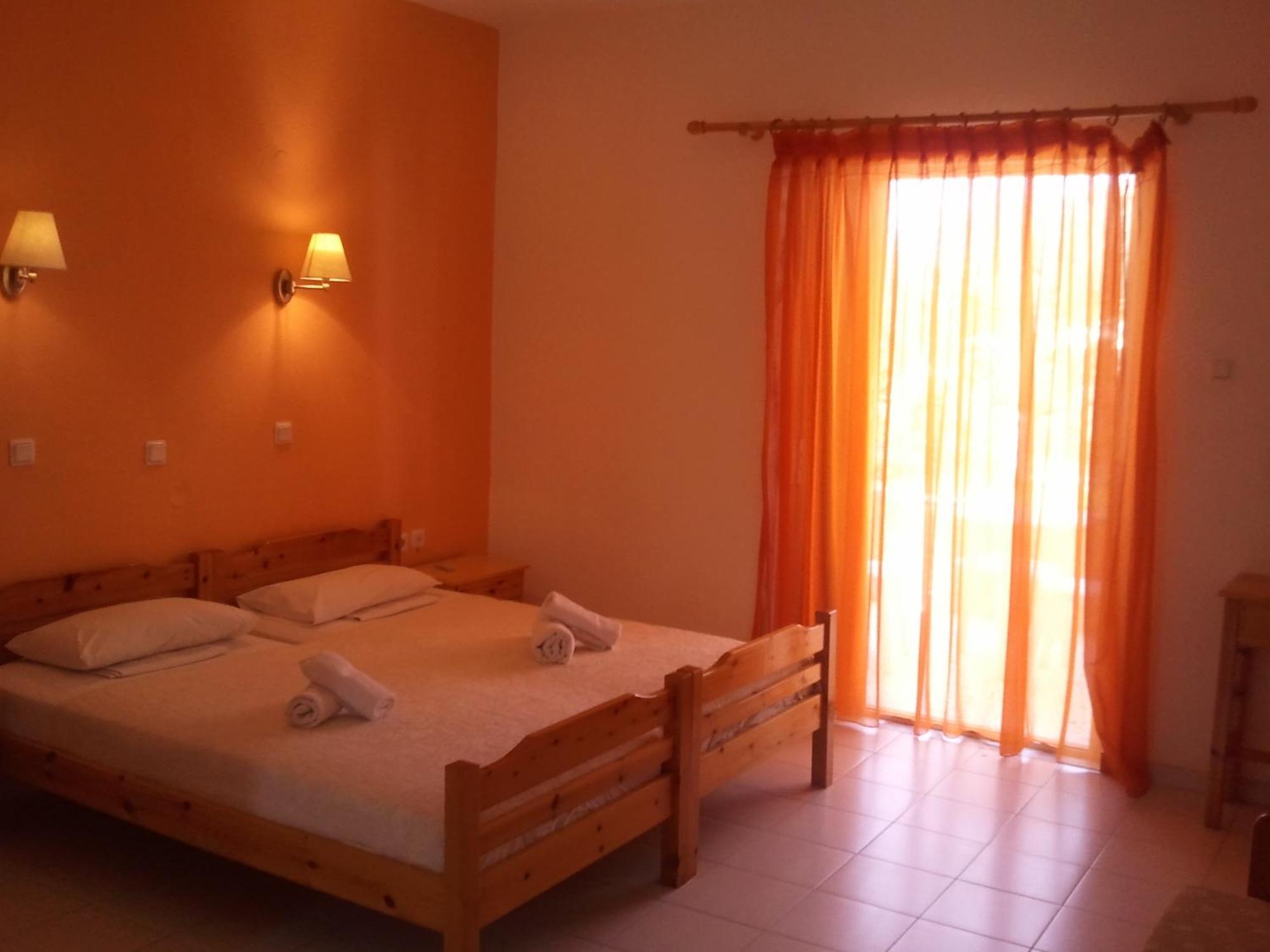Amarilia Aparthotel Skala Rachoni  Exterior foto