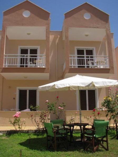 Amarilia Aparthotel Skala Rachoni  Exterior foto
