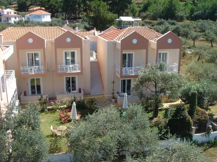 Amarilia Aparthotel Skala Rachoni  Exterior foto