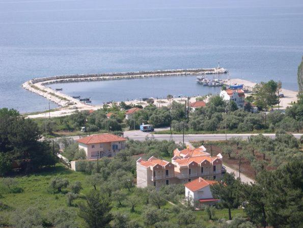 Amarilia Aparthotel Skala Rachoni  Exterior foto