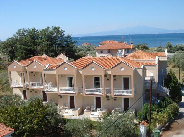 Amarilia Aparthotel Skala Rachoni  Exterior foto