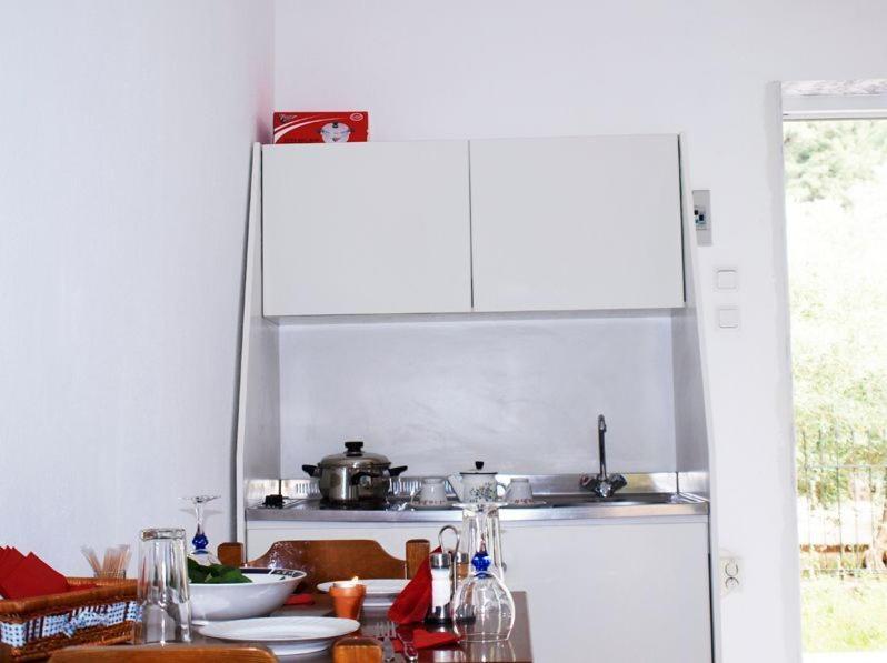 Amarilia Aparthotel Skala Rachoni  Quarto foto