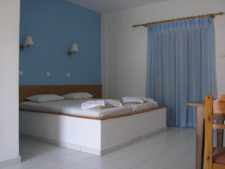 Amarilia Aparthotel Skala Rachoni  Quarto foto